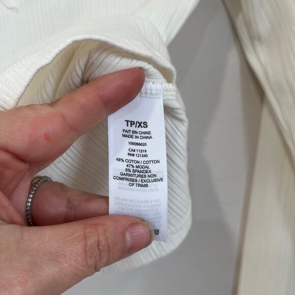 Garage White Ribbed Long Sleeve Scoop Neck Top Stretchy Size XS - Picture 7 of 8